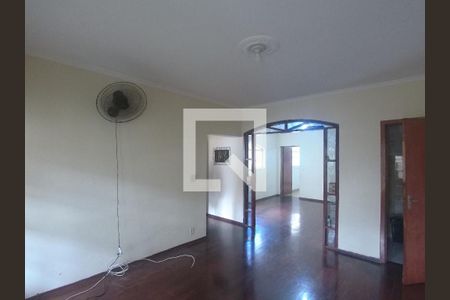 Sala de casa à venda com 3 quartos, 200m² em Jardim Santa Mena, Guarulhos