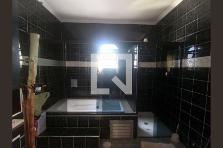 Casa à venda com 200m², 3 quartos e 3 vagasBanheiro da Suíte 01