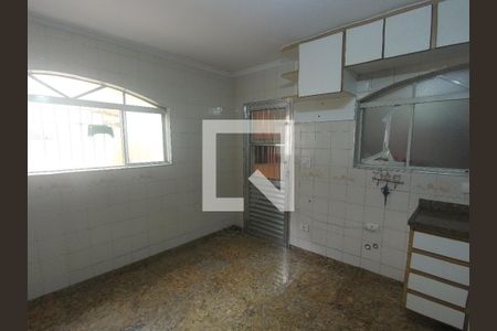 Casa à venda com 200m², 3 quartos e 3 vagasCozinha/ porta área de serviço inquilino não permitiu fotografar