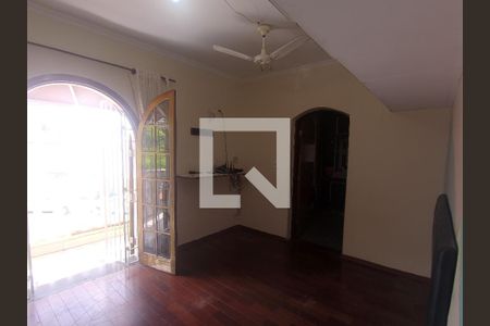 Suíte 01 com varanda de casa à venda com 3 quartos, 200m² em Jardim Santa Mena, Guarulhos