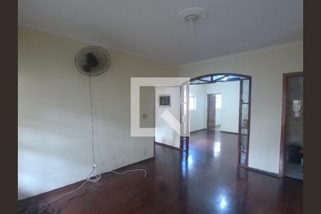 Sala de casa à venda com 3 quartos, 200m² em Jardim Santa Mena, Guarulhos