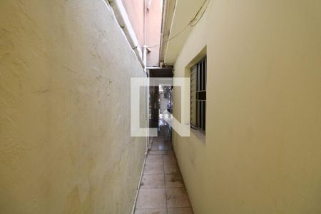 Corredor de casa para alugar com 1 quarto, 32m² em Parque Edu Chaves, São Paulo