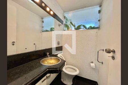 Casa à venda com 280m², 5 quartos e 2 vagasLavabo