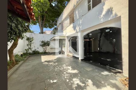 Casa à venda com 280m², 5 quartos e 2 vagasQuintal