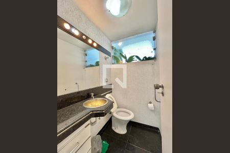 Casa à venda com 280m², 5 quartos e 2 vagasLavabo