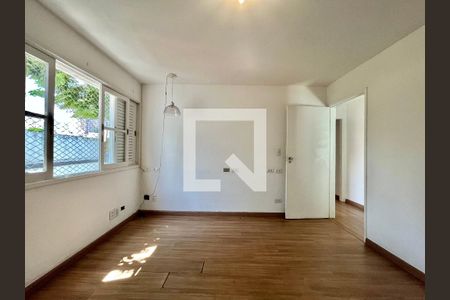 Casa à venda com 280m², 5 quartos e 2 vagasQuarto 4