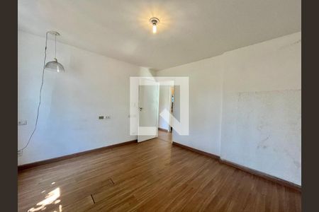 Casa à venda com 280m², 5 quartos e 2 vagasQuarto 4