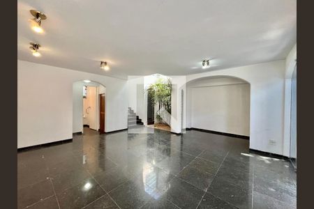 Casa à venda com 280m², 5 quartos e 2 vagasSala