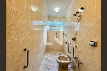 Casa à venda com 280m², 5 quartos e 2 vagasBanheiro da Suíte