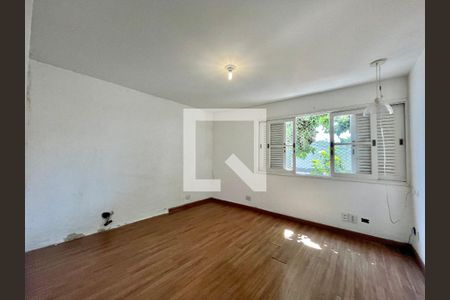 Casa à venda com 280m², 5 quartos e 2 vagasQuarto 4