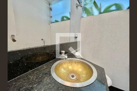 Casa à venda com 280m², 5 quartos e 2 vagasLavabo