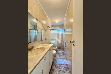 Casa à venda com 280m², 5 quartos e 2 vagasBanheiro 