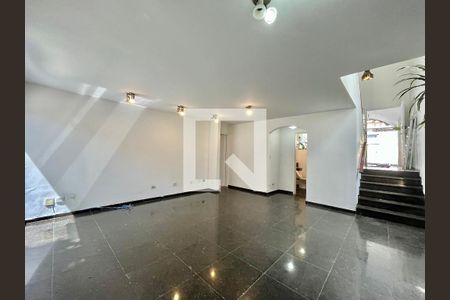 Casa à venda com 280m², 5 quartos e 2 vagasSala