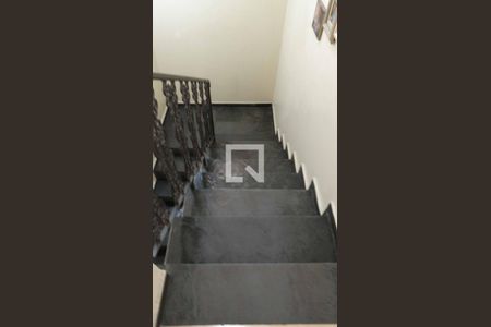 Escada de casa à venda com 3 quartos, 271m² em Vila Yara, Osasco