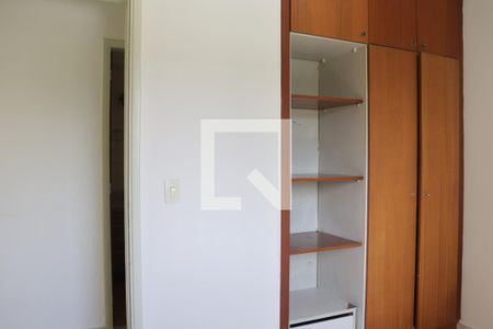 Quarto 2 de apartamento para alugar com 2 quartos, 60m² em Bela Aliança, São Paulo