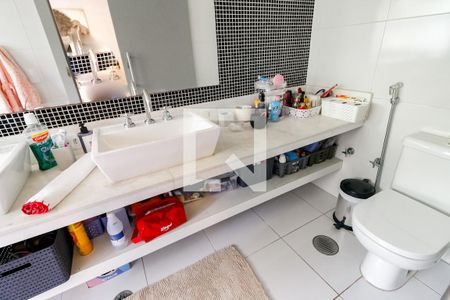 Apartamento para alugar com 200m², 3 quartos e 3 vagasBanheiro da Suíte 1