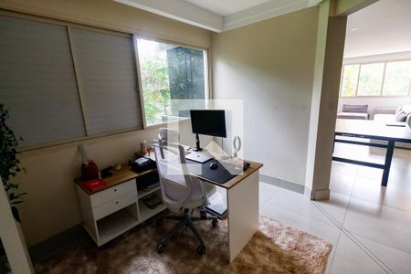 Apartamento para alugar com 200m², 3 quartos e 3 vagasEscritório