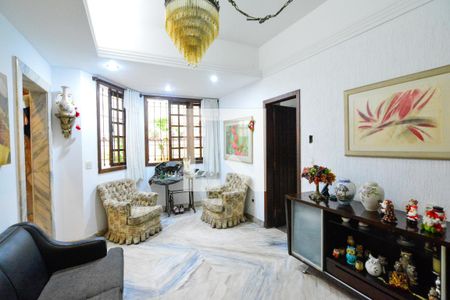 Sala 2 de casa à venda com 5 quartos, 240m² em Grajaú, Belo Horizonte