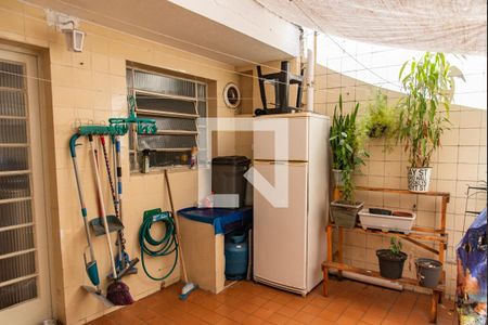 Casa à venda com 180m², 3 quartos e 2 vagasQuintal