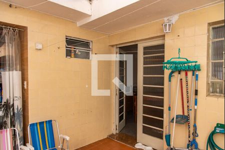 Casa à venda com 180m², 3 quartos e 2 vagasQuintal