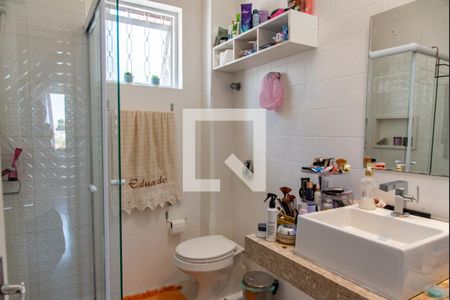 Casa à venda com 180m², 3 quartos e 2 vagasBanheiro