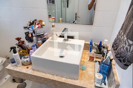 Casa à venda com 180m², 3 quartos e 2 vagasBanheiro