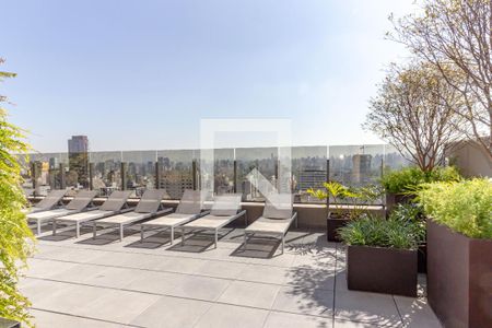 Studio para alugar com 45m², 1 quarto e 1 vaga Studio para alugar com 45m², 1 quarto e 1 vagaÁrea comum - Piscina
