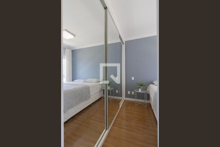 Apartamento à venda com 73m², 2 quartos e 2 vagas Apartamento à venda com 73m², 2 quartos e 2 vagasSuite