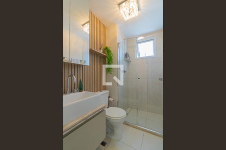 Apartamento à venda com 73m², 2 quartos e 2 vagas Apartamento à venda com 73m², 2 quartos e 2 vagasBanheiro da Suíte