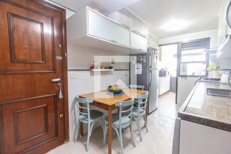 Apartamento à venda com 136m², 3 quartos e 3 vagasCozinha