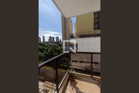 Apartamento à venda com 136m², 3 quartos e 3 vagasVaranda