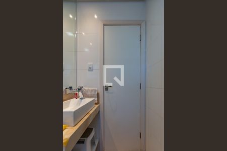 Apartamento à venda com 180m², 5 quartos e 3 vagas Apartamento à venda com 180m², 5 quartos e 3 vagasBanheiro Social 1