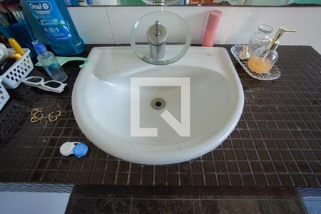 Casa à venda com 520m², 4 quartos e 5 vagasBanheiro da Suíte 2