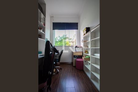 Casa à venda com 520m², 4 quartos e 5 vagasEscritório 2