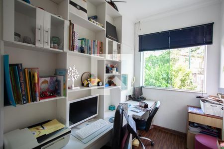 Casa à venda com 520m², 4 quartos e 5 vagasEscritório 2