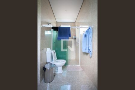 Casa à venda com 520m², 4 quartos e 5 vagasBanheiro da Suíte 1