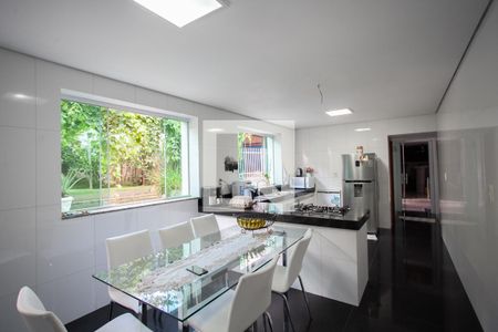 Casa à venda com 520m², 4 quartos e 5 vagasCozinha