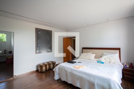 Casa à venda com 520m², 4 quartos e 5 vagasSuíte 1