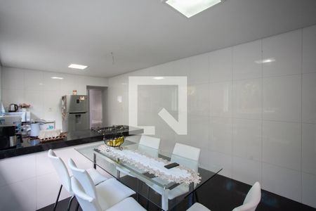 Casa à venda com 520m², 4 quartos e 5 vagasCozinha