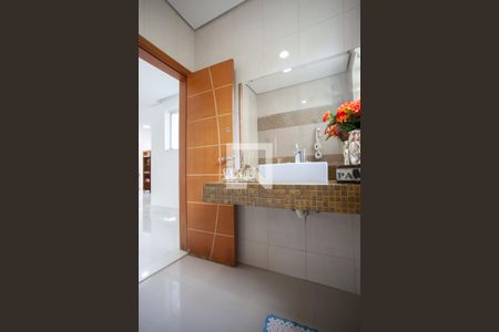 Casa à venda com 520m², 4 quartos e 5 vagasBanheiro 1