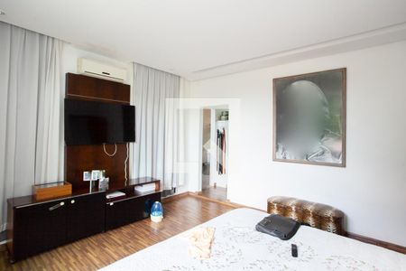 Casa à venda com 520m², 4 quartos e 5 vagasSuíte 1