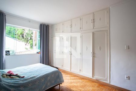 Casa à venda com 520m², 4 quartos e 5 vagasSuíte 2