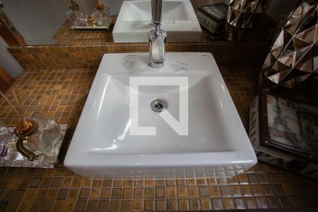 Casa à venda com 520m², 4 quartos e 5 vagasBanheiro 1