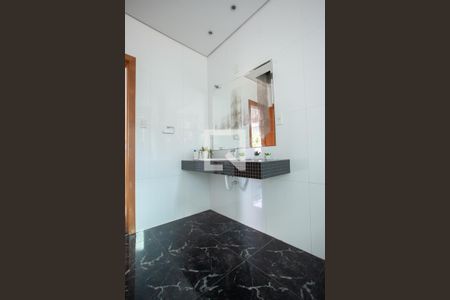 Casa à venda com 520m², 4 quartos e 5 vagasBanheiro 2