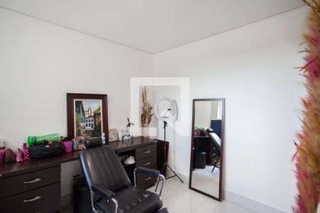 Casa à venda com 520m², 4 quartos e 5 vagasEscritório 1