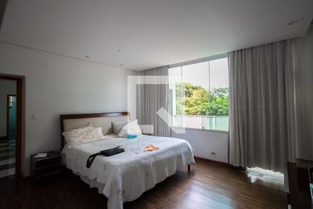 Casa à venda com 520m², 4 quartos e 5 vagasSuíte 1