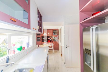 Casa à venda com 300m², 4 quartos e 3 vagasCozinha