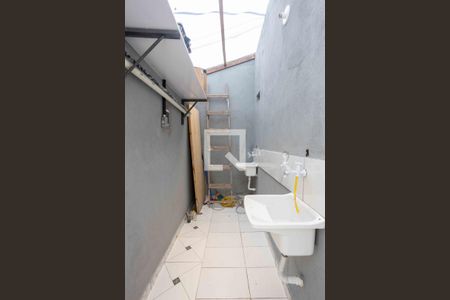 Casa para alugar com 60m², 1 quarto e 1 vagaÁrea de Serviço