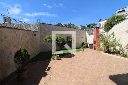 Casa à venda com 253m², 3 quartos e 3 vagasQuintal