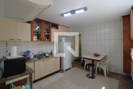 Casa à venda com 253m², 3 quartos e 3 vagasCozinha